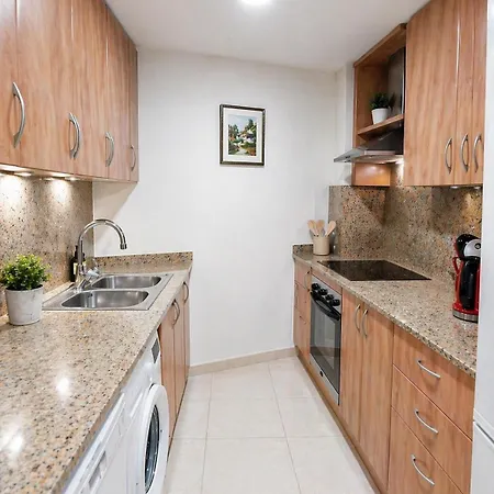 Daire Apartamento Santa Cristina & Bright 2Br With Balcony, Pool & Garden View- Fenals