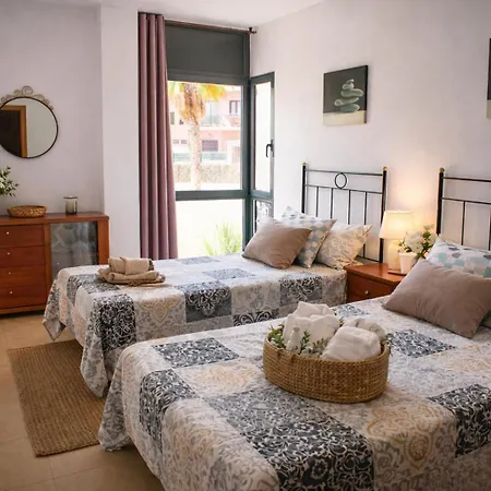 Apartamento Santa Cristina & Bright 2Br With Balcony, Pool & Garden View- Fenals Lloret de Mar