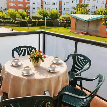 Apartamento Santa Cristina & Bright 2Br With Balcony, Pool & Garden View- Fenals *
